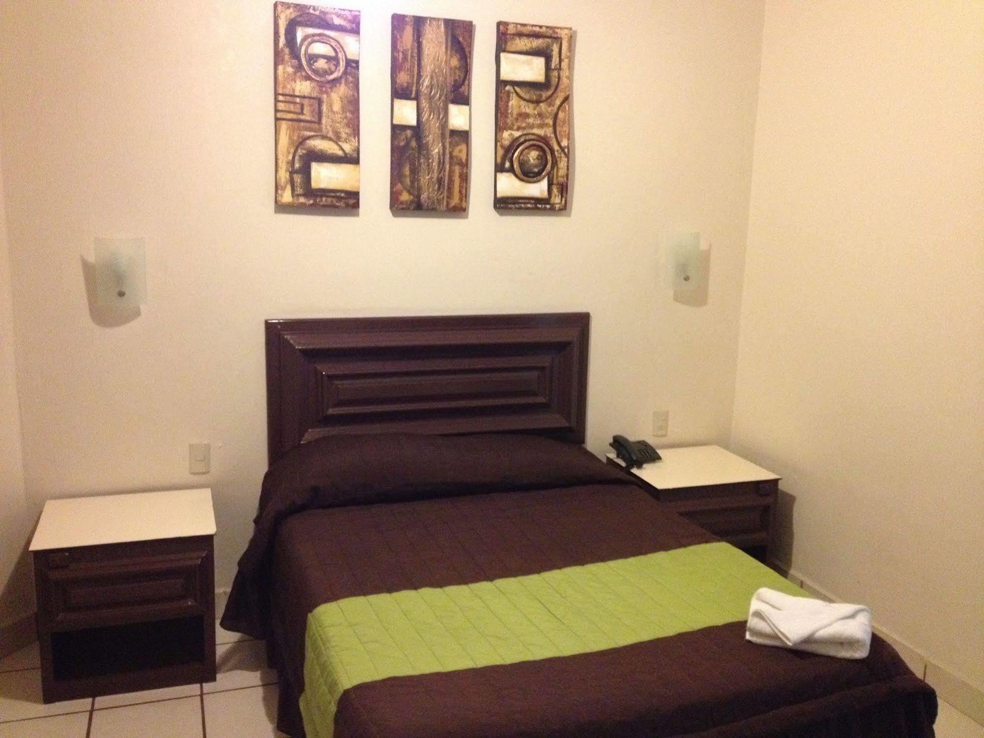 Hotel El Roble Tuxtla Gutiérrez المظهر الخارجي الصورة