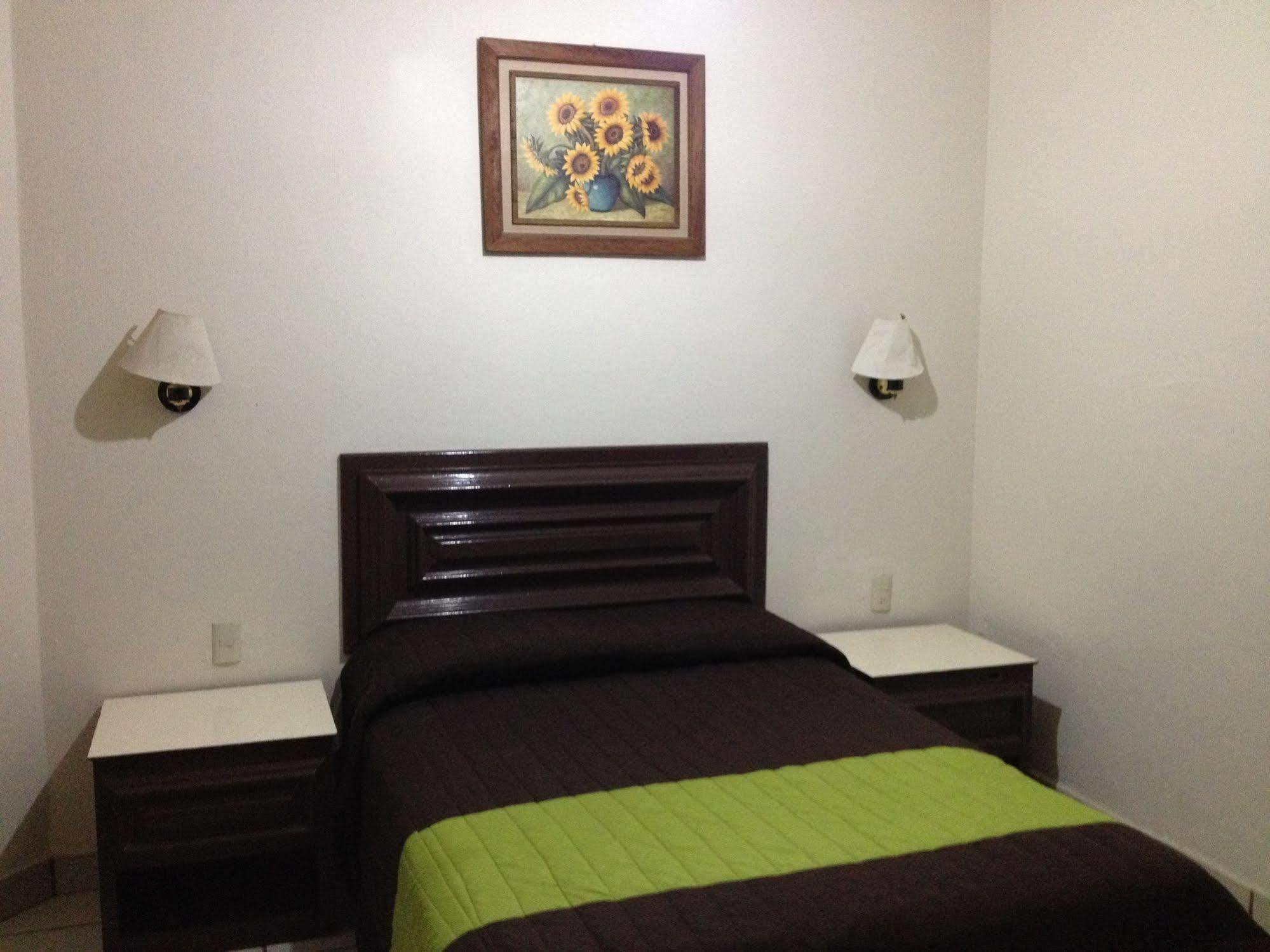 Hotel El Roble Tuxtla Gutiérrez المظهر الخارجي الصورة