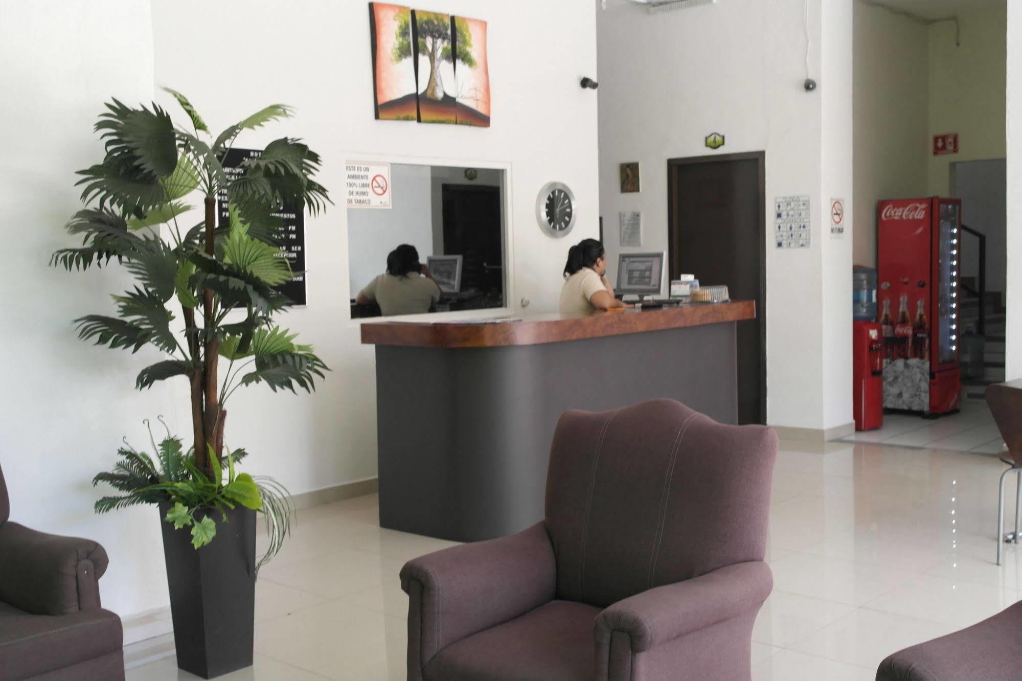 Hotel El Roble Tuxtla Gutiérrez المظهر الخارجي الصورة